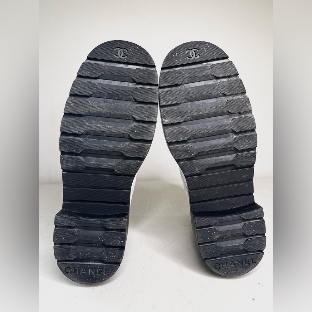 Chanel Shiny Goat Skin Interlocking CC Logo Combat Boots Size 39 - Picture 12 of 14